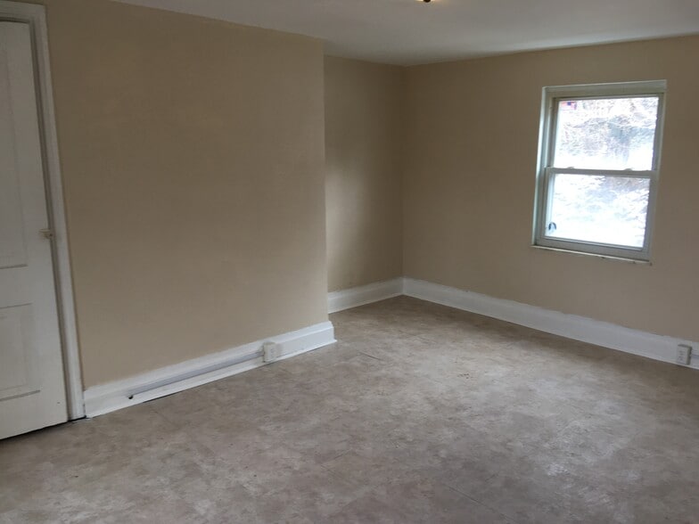 Building Photo - 4561 Mt Troy Rd