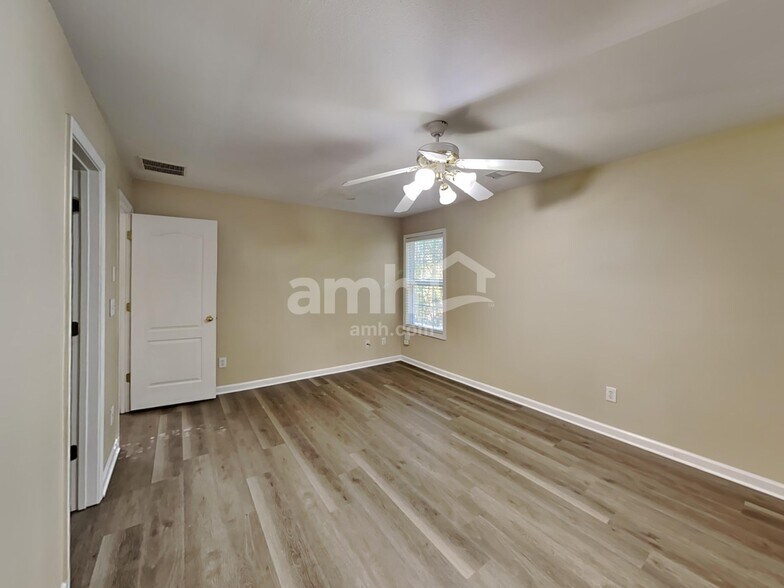 Building Photo - 6483 Grand Hickory Dr