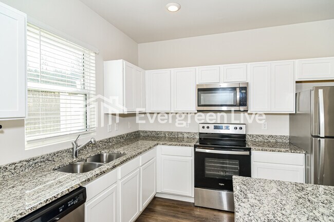 Building Photo - 930 Hamilton Cross Dr