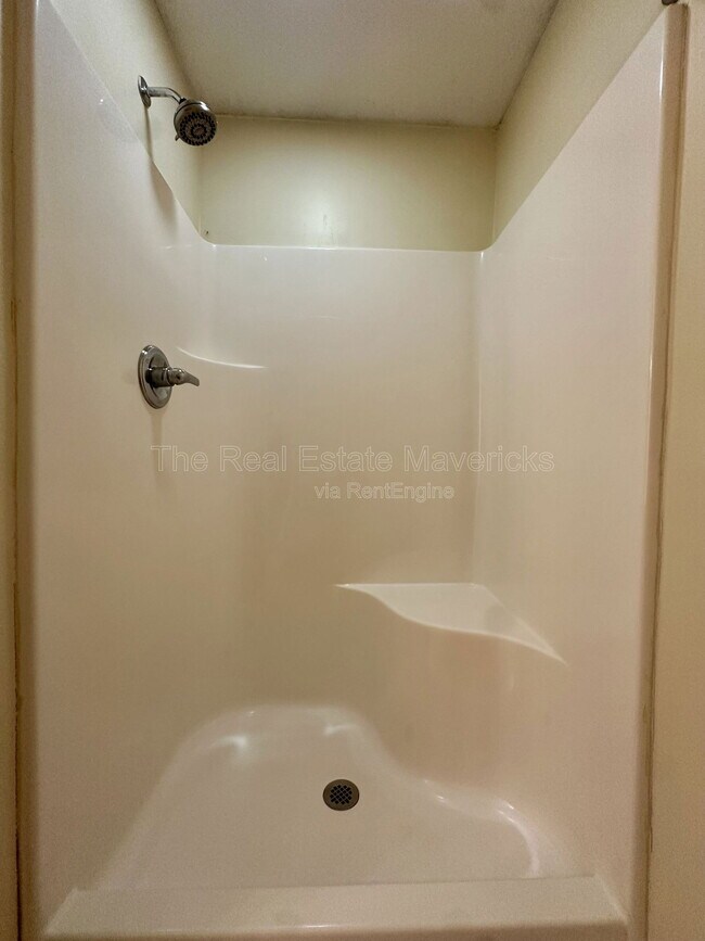 Building Photo - 1720 Hawk Run Ln