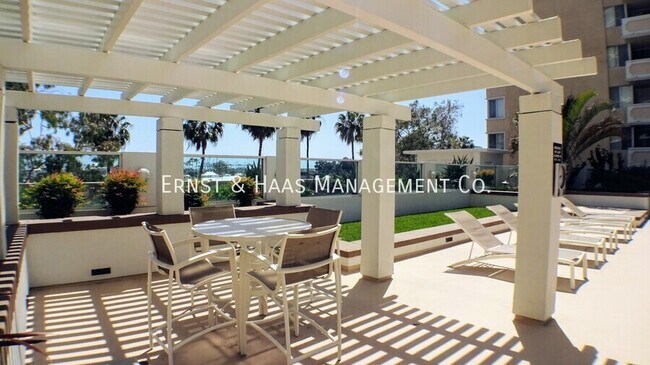 Building Photo - 700 E Ocean Blvd