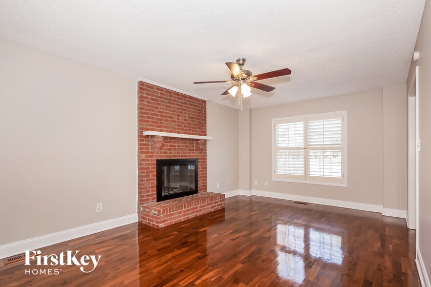 Building Photo - 120 Hunters Pointe Dr