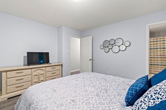 Building Photo - Charming 3/2 Home for Rent