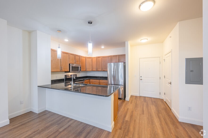 2BR, 2BA - 1,100SF - Kitchen - 5 Corners