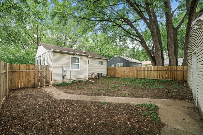 Building Photo - Gorgeous 4BR/2BA Home with Finished Lower ...