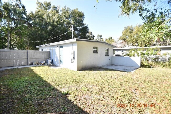 Building Photo - 825 Lincoln Ave