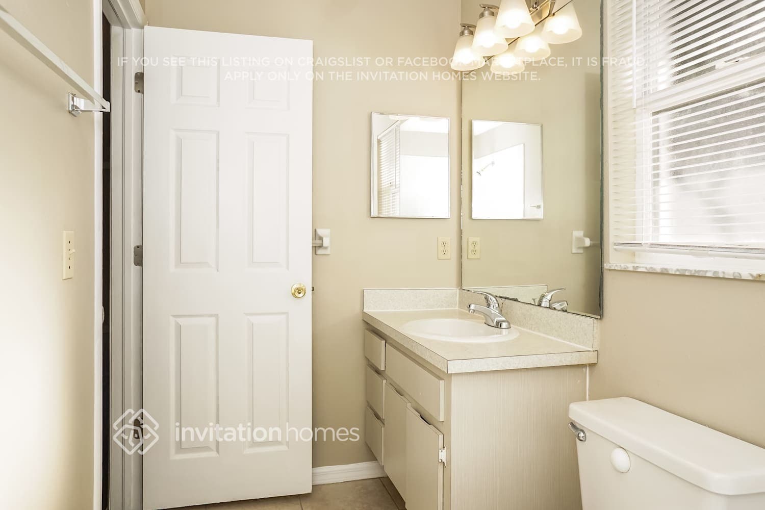 Building Photo - 7115 Queen Palm Cir