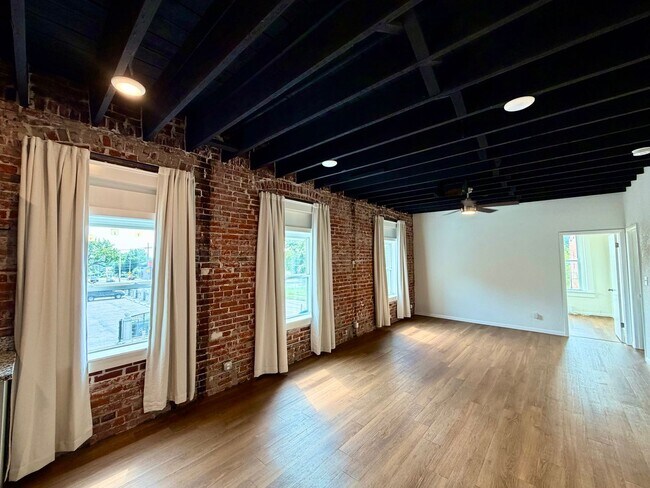 Building Photo - 2202 Lexington Ave