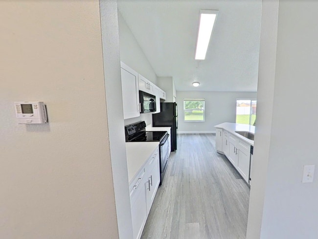 Building Photo - Beautiful 3 Bedroom Indian Trails Home!