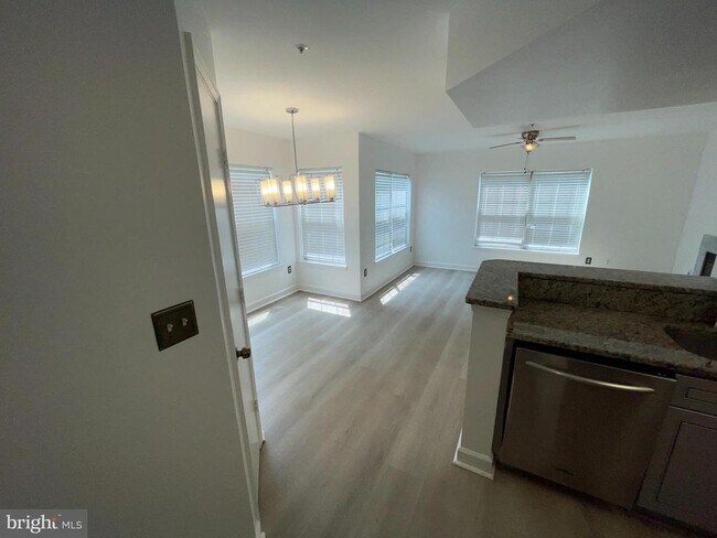 Building Photo - 1007 Summerglenn Ct