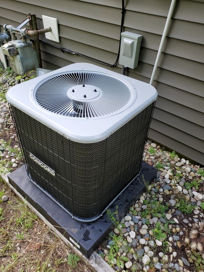 New AC unit - 624 E Lewis St