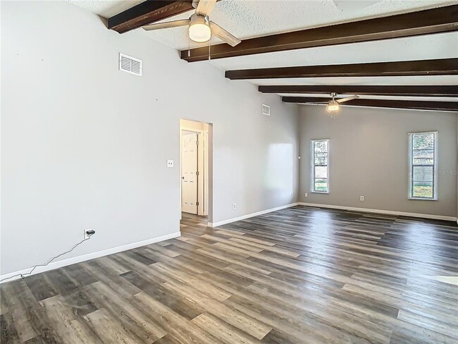 Building Photo - 7801 Rolling Grove Dr W