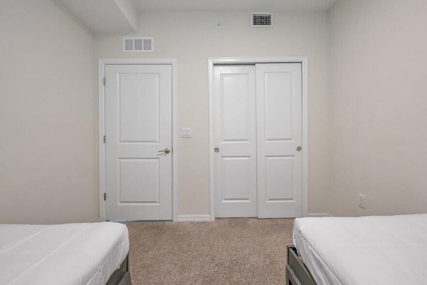Building Photo - 4721 Clock Tower Dr
