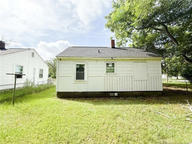 Building Photo - 405 Andy St