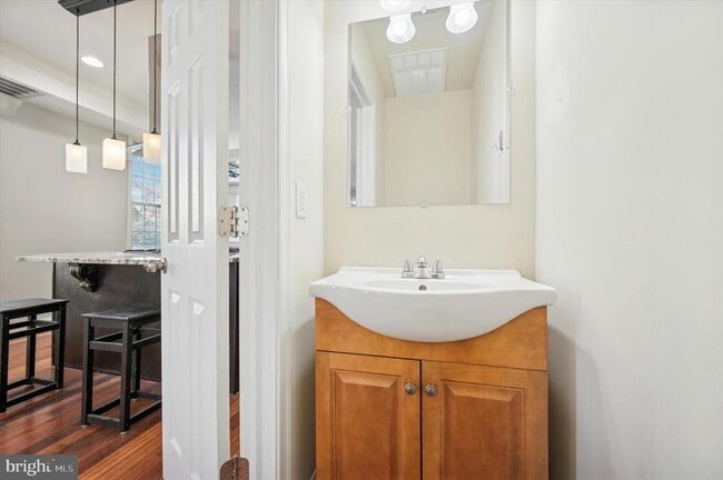 Building Photo - 389 Conarroe St