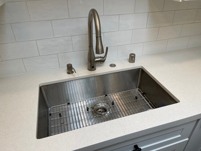 Building Photo - 919 La Fiesta Ct