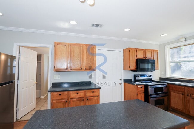 Building Photo - Move in before January 15th and get $100 OFF your rent for the first 3 months — PLUS a $250 Amazo...