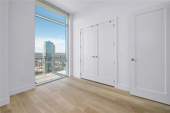 Building Photo - 222 West Ave