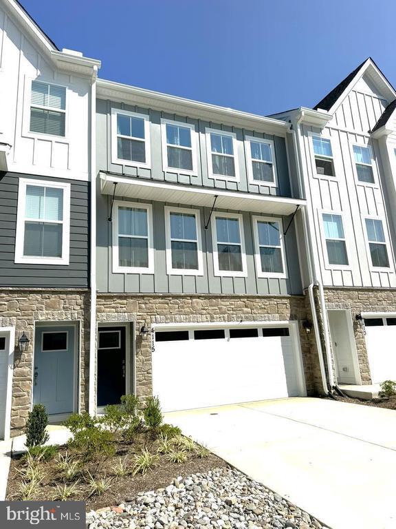 Building Photo - 4115 Bolton Ct