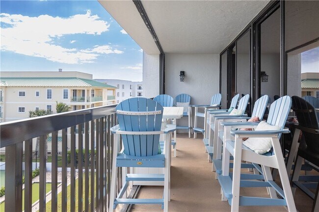 Building Photo - 4141 Ocean Dr