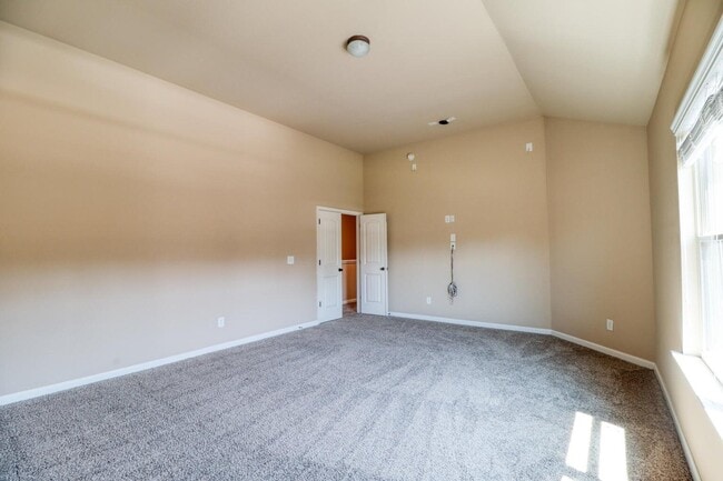 Building Photo - 726 Old Indian Camp Rd