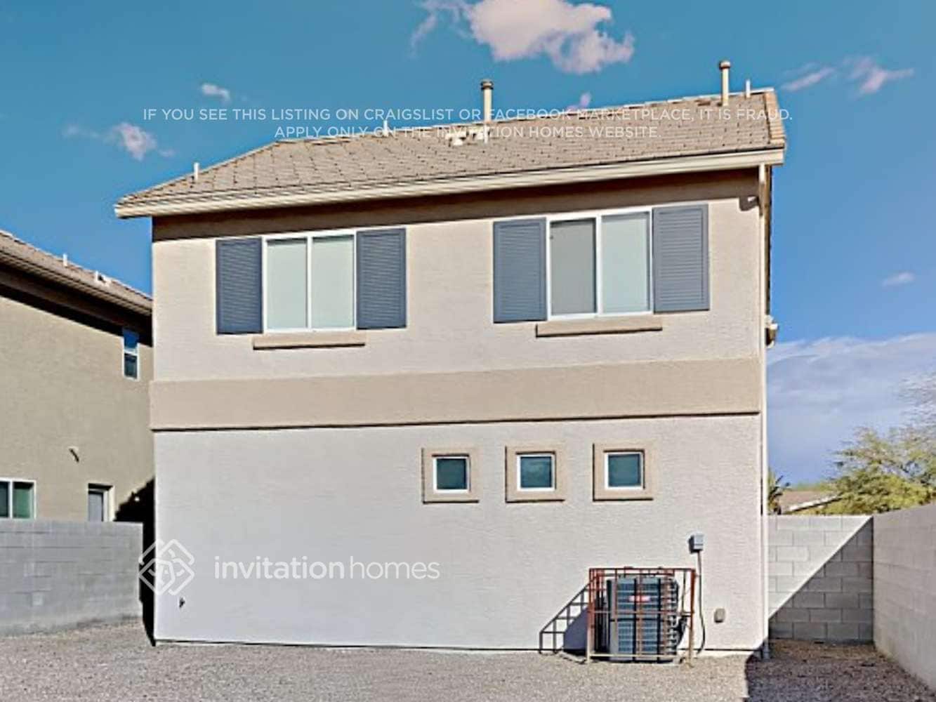 Building Photo - 5213 Los Pinos St
