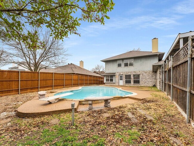 Building Photo - 7010 Graham Dr