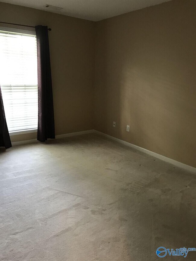 Building Photo - 110 Bridgeway Ln