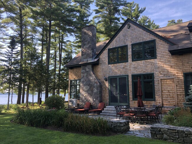 Building Photo - 1140 Roosevelt Trail