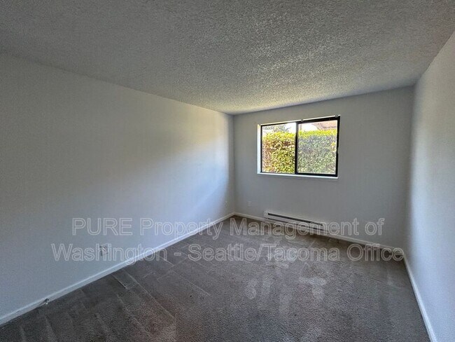 Building Photo - 6601 S 8th St