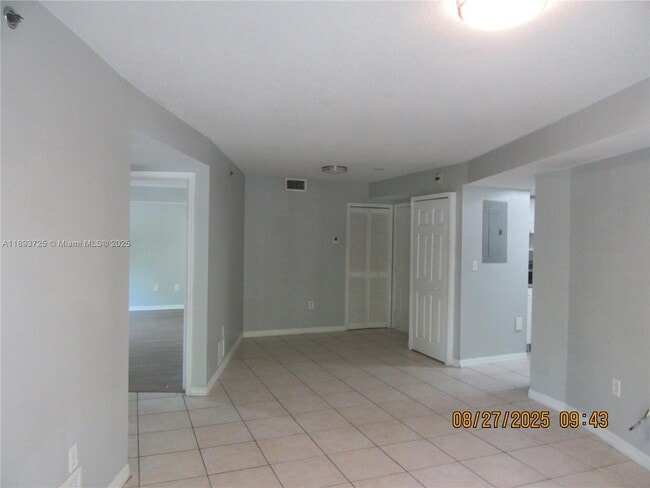 Building Photo - 2475 NW 16th St Rd