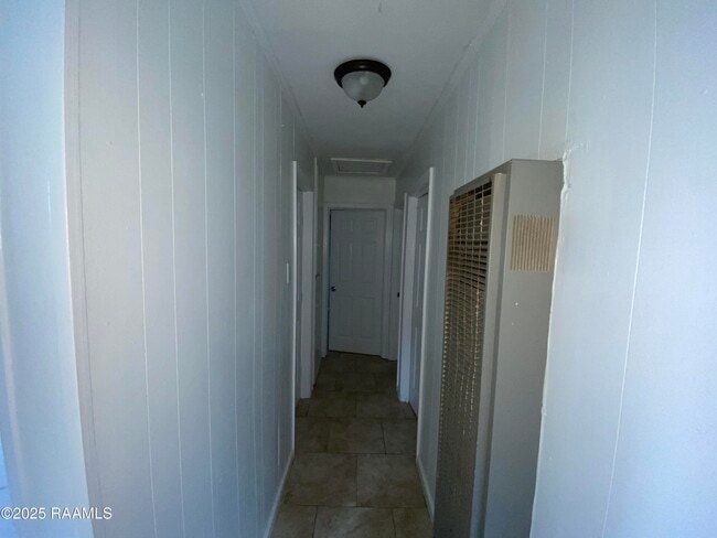 Building Photo - 12355 Palmyra Dr