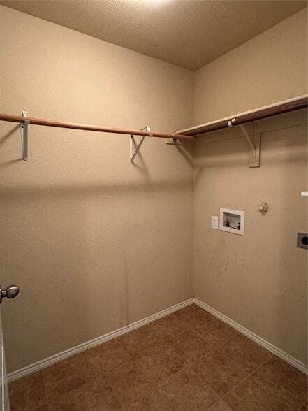 Building Photo - 2860 Houston Wood Dr