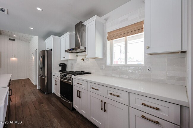 Building Photo - 3524 N 36th St