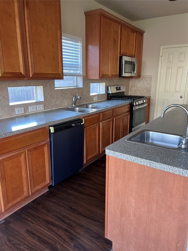 Building Photo - 202 Angela Ln