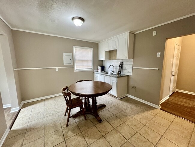 Building Photo - 5152 Enterprise St