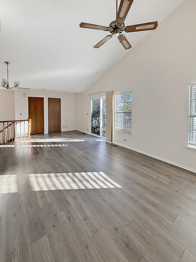 Building Photo - 404 W Hamilton Dr