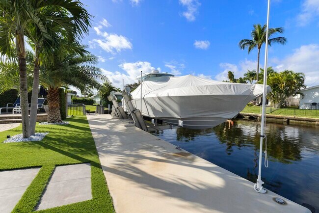 Building Photo - 6251 NE 19th Terrace