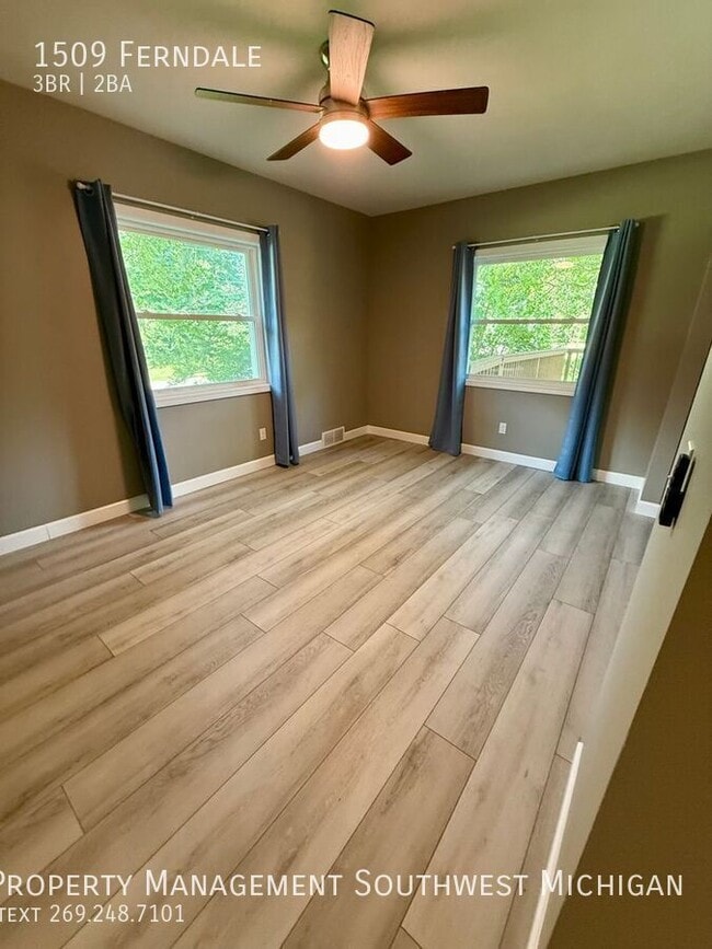 Building Photo - 1509 Ferndale-