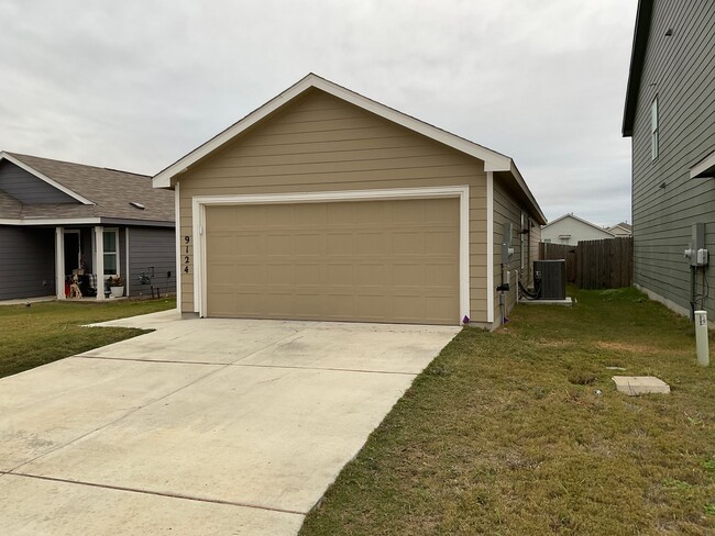 Building Photo - Dream Home in Seguin- 3 Bedroom / 2 Bath -...