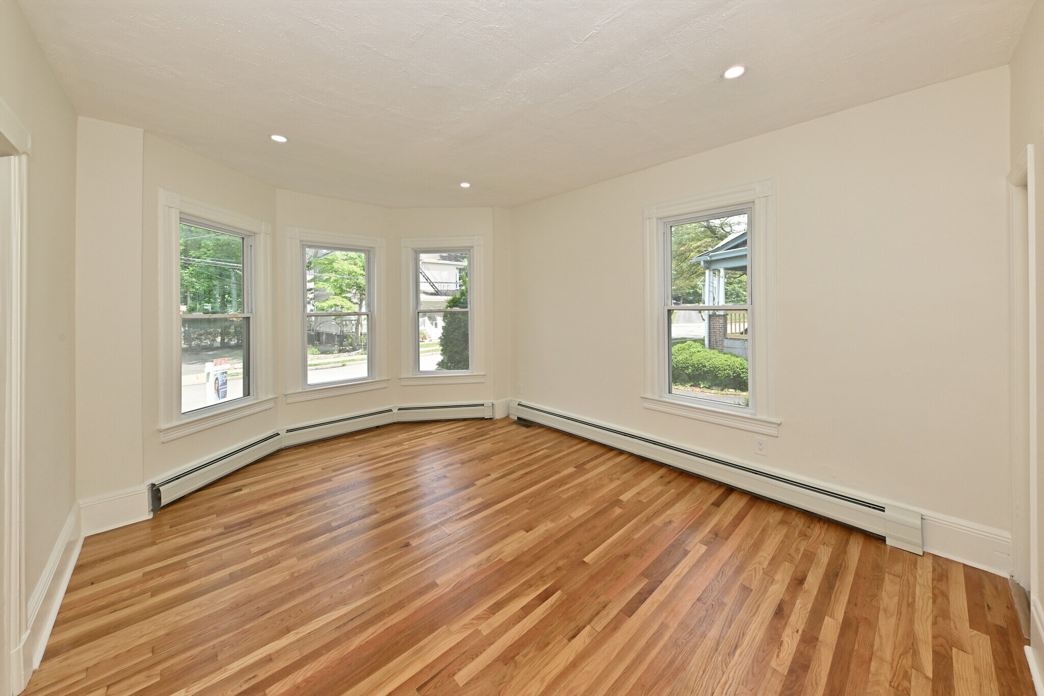 Building Photo - 32 Brainard Pl