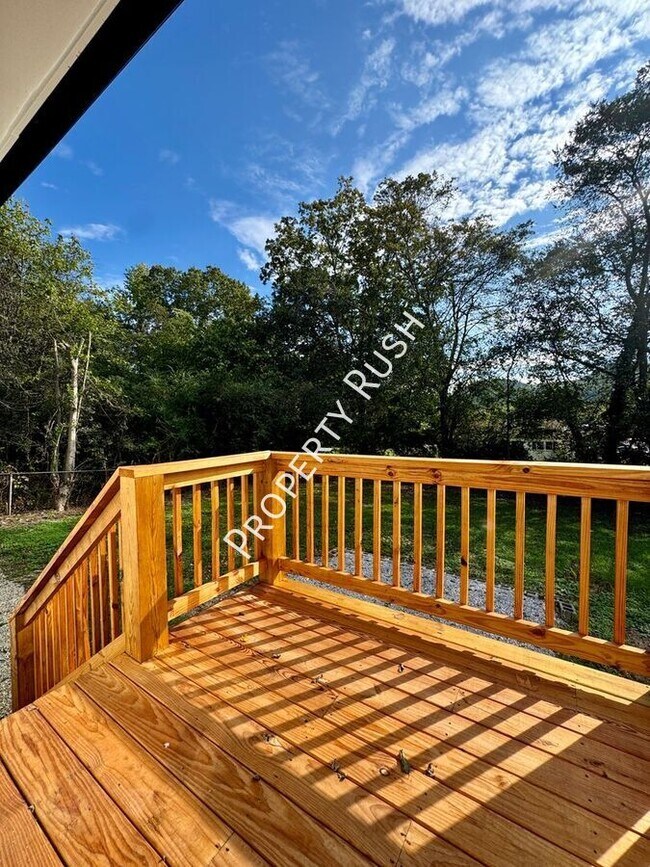 Building Photo - 824 Clift St