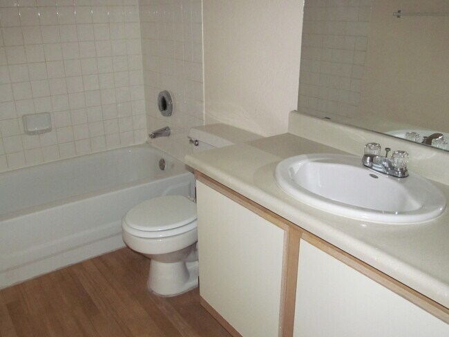 Building Photo - 2+2 VERY NICE APARTMENT AVAILABLE FOR RENT...