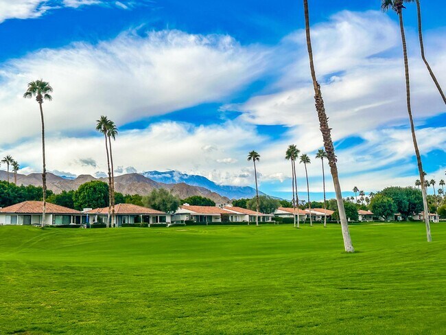 Building Photo - 27 Cll Encinitas