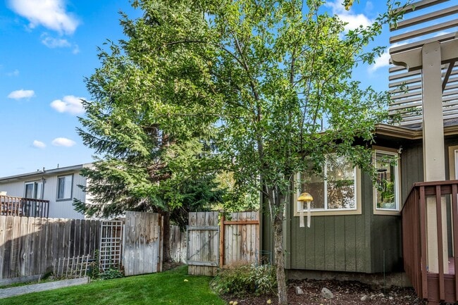 Building Photo - Beautifully done 3 bed 3 bath home in Greenacres/liberty lake area