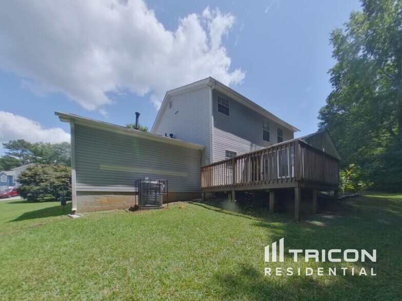 Building Photo - 819 Plumbridge Ct