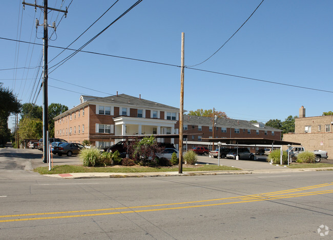 Building Photo - Indian Oaks