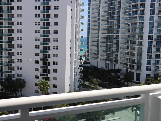 Building Photo - 3000 S Ocean Dr