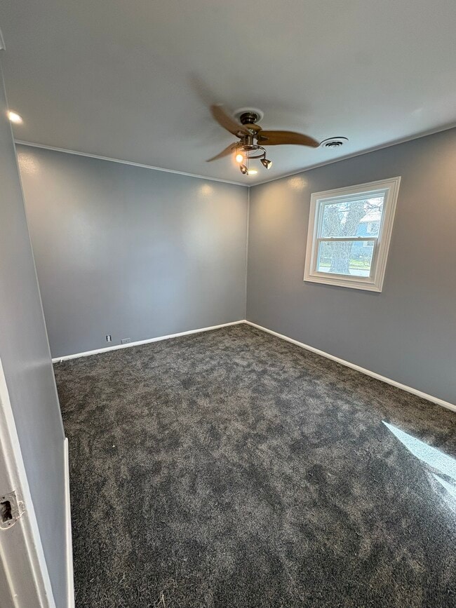 Building Photo - 313 E North St