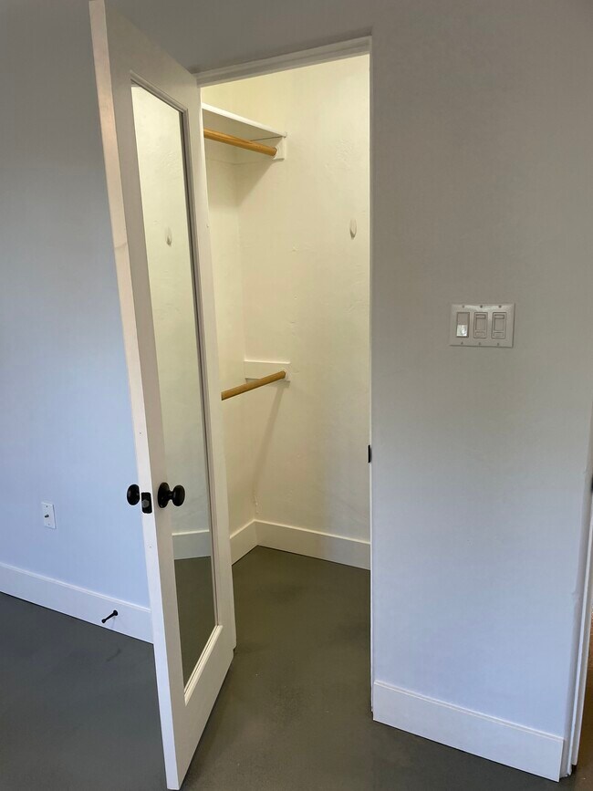 Building Photo - 1222 S Roosevelt St